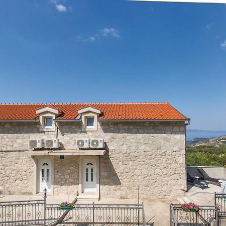 Vacation Apartments Feniks Tucepi Exterior photo