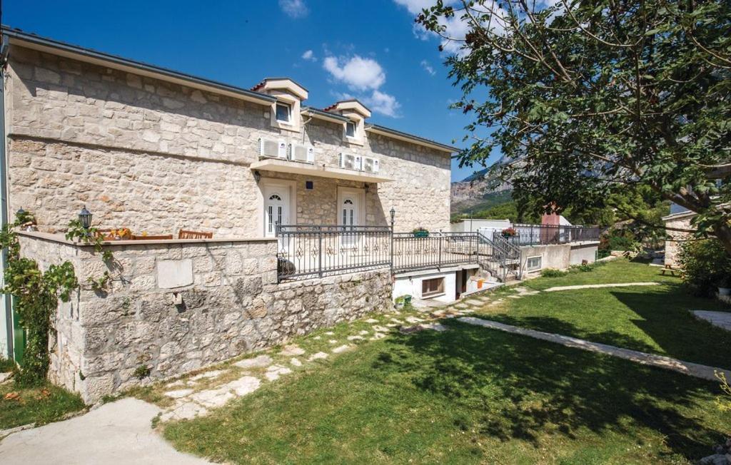 Vacation Apartments Feniks Tucepi Exterior photo