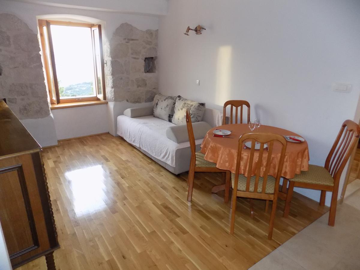 Vacation Apartments Feniks Tucepi Exterior photo